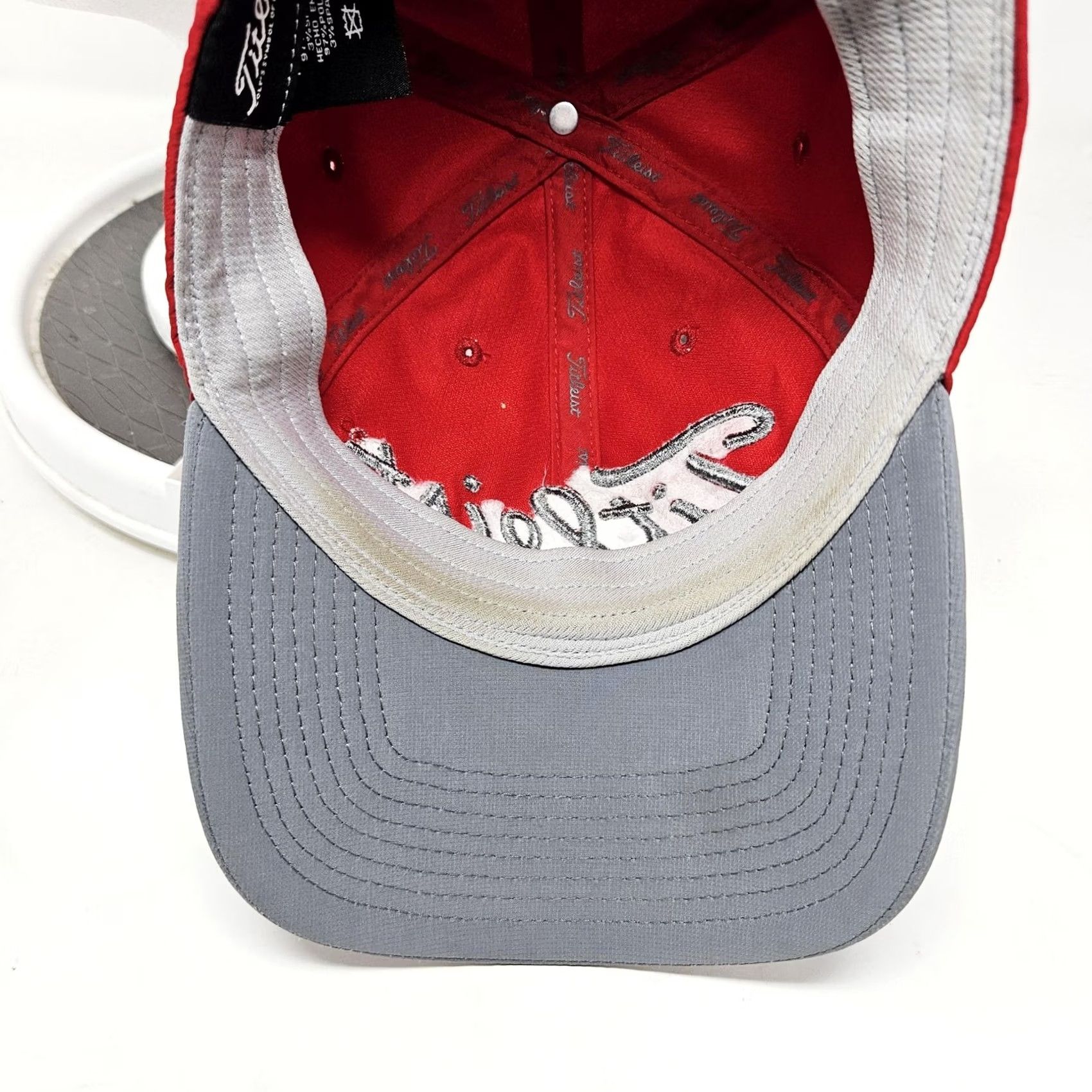 Titleist Titleist Hat Cap Baseball Strap Back One Size Red Gray Mens Pro V1 Golf Logo Size ONE SIZE - 6 Thumbnail
