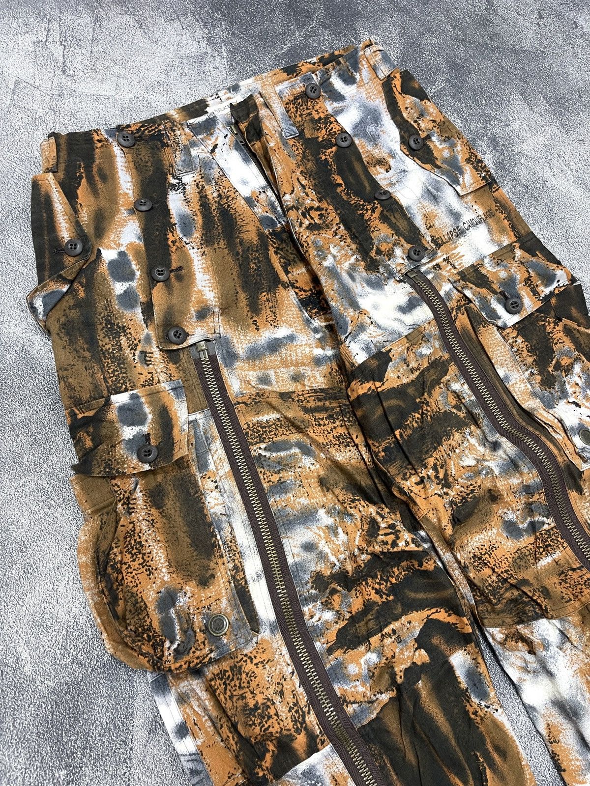 20471120 Archive MILKBOY Colapse Camo Multi Zip Cargo Pants Size US 35 - 5 Thumbnail