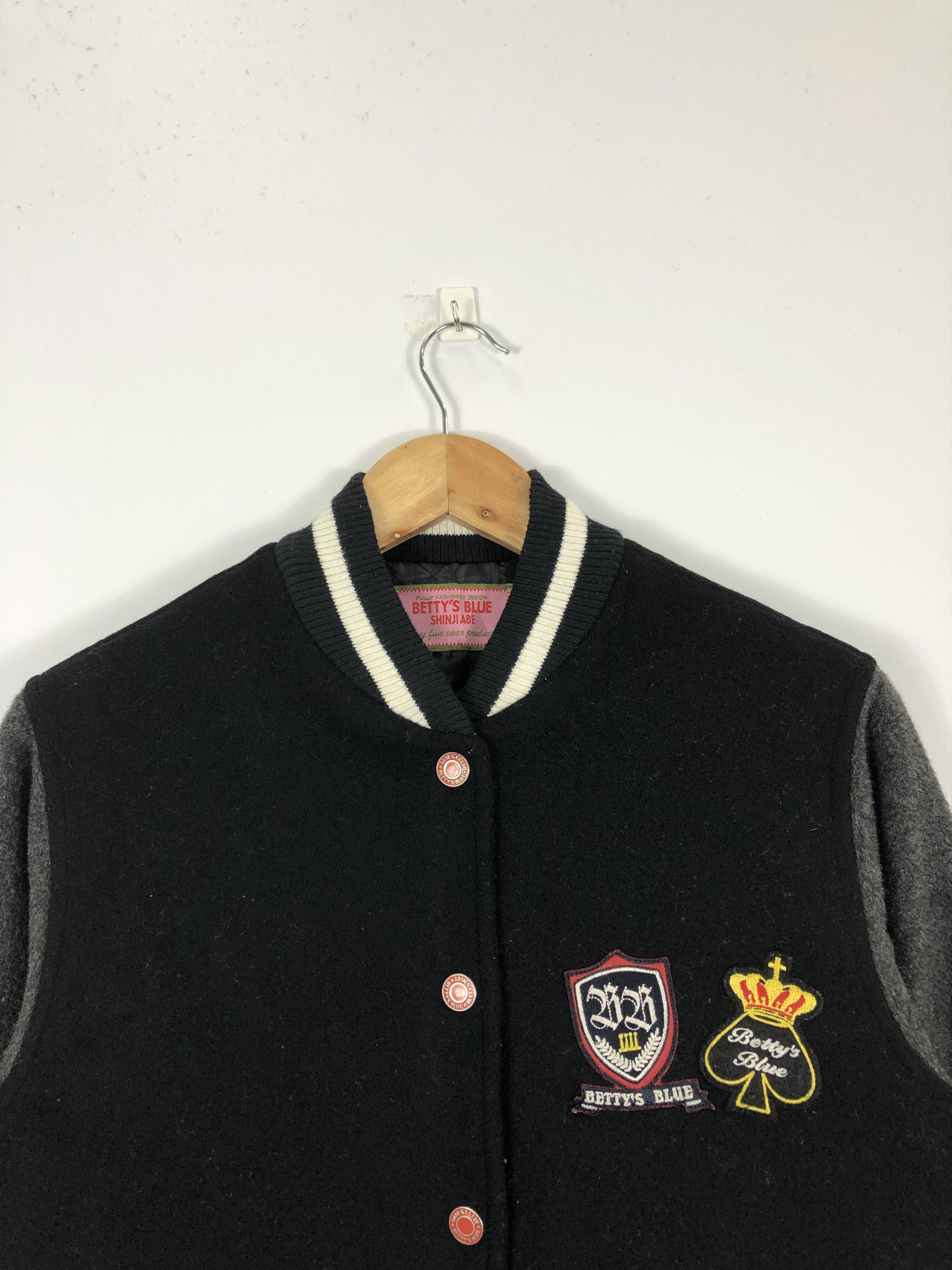 Japanese Brand Vintage Betty's Blue Shinji Abe Varsity Jacket Leather V0173 Size US M / EU 48-50 / 2 - 2 Thumbnail