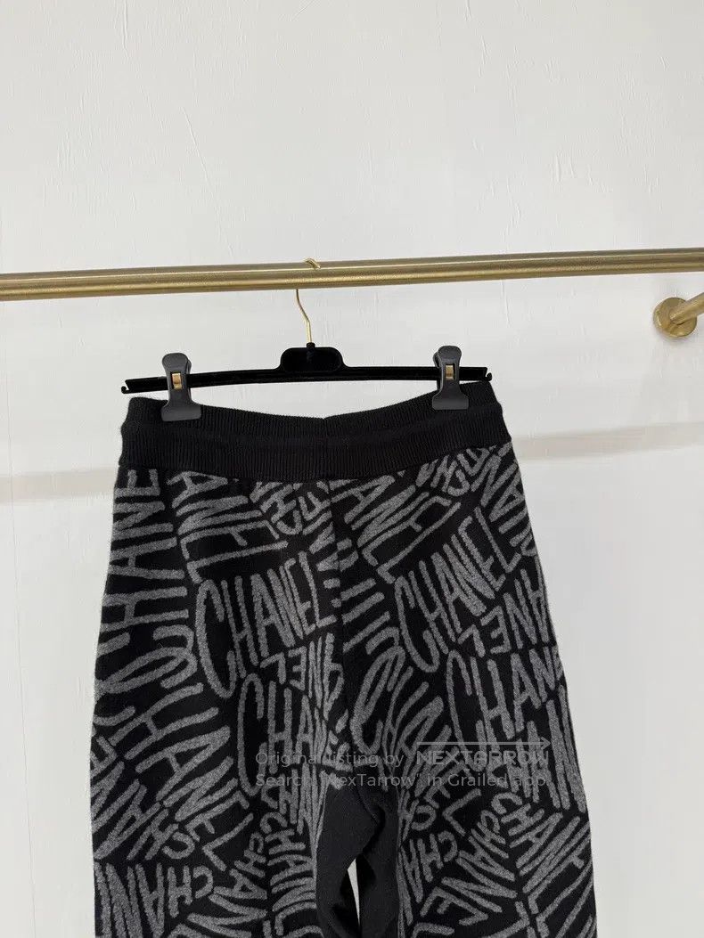 Chanel Chanel 21N black cashmere ski letter trousers Size 26" / US 2 / IT 38 - 4 Thumbnail