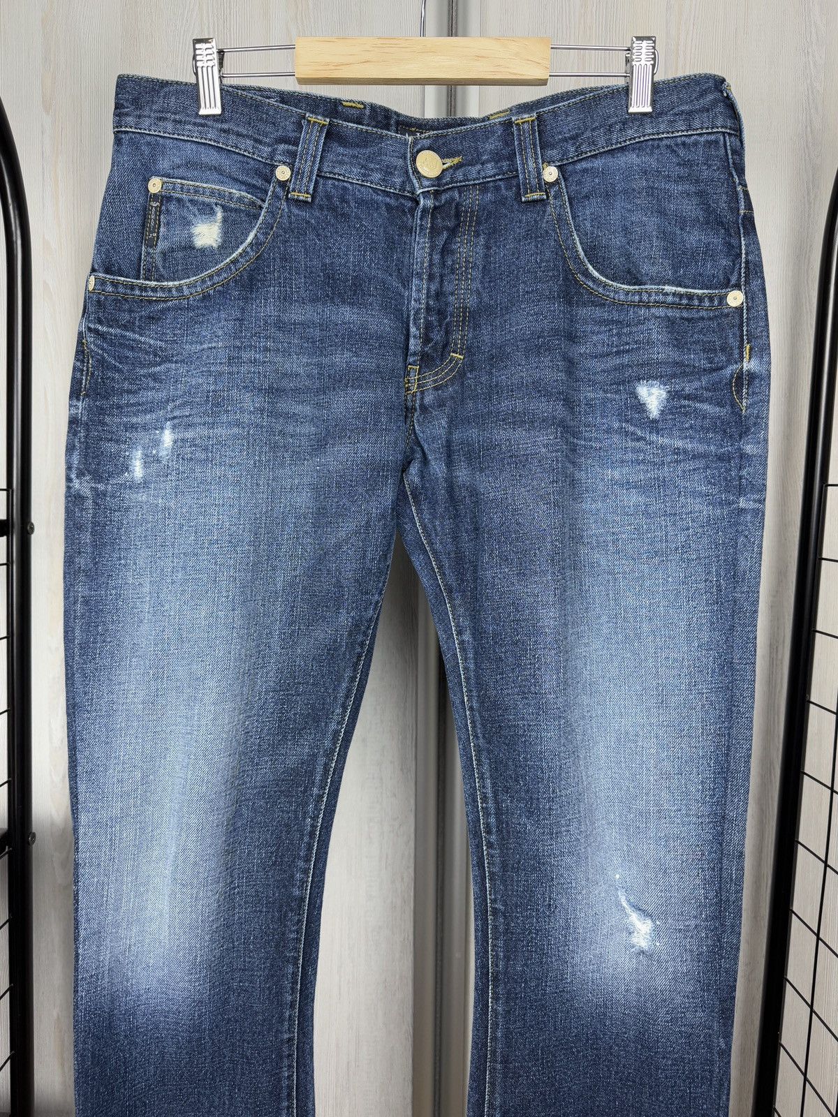 Armani ARMANI JEANS Men's Blue Distressed Denim Big Logo Jeans 33 Size US 33 - 5 Thumbnail