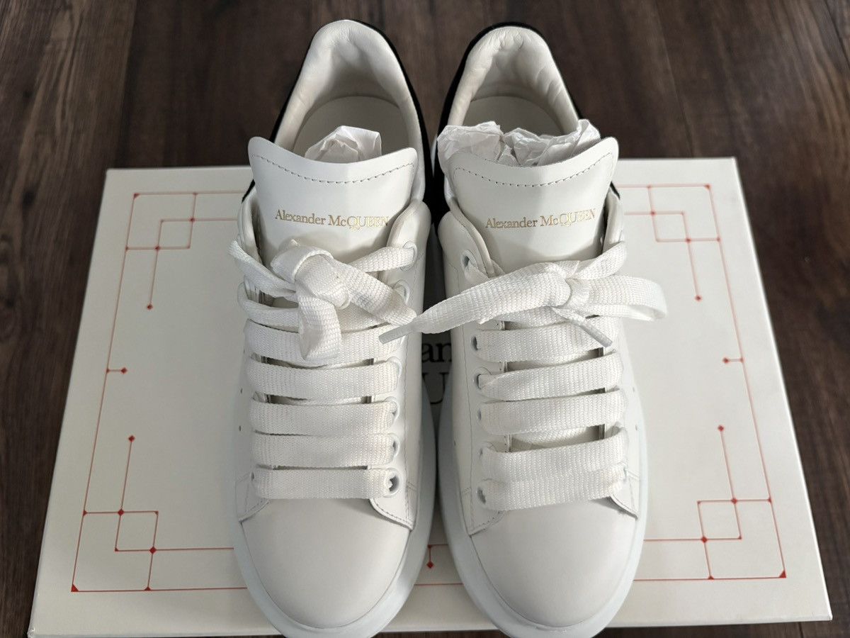 Alexander McQueen Alexander McQueen White/Black Larry Sneakers - Size 37 Size US 7 / IT 37 - 3 Thumbnail