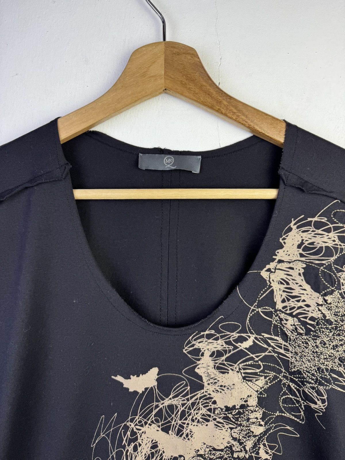 Alexander McQueen Alexander McQueen abstract embroidery Tshirt Size XS / US 0-2 / IT 36-38 - 4 Thumbnail