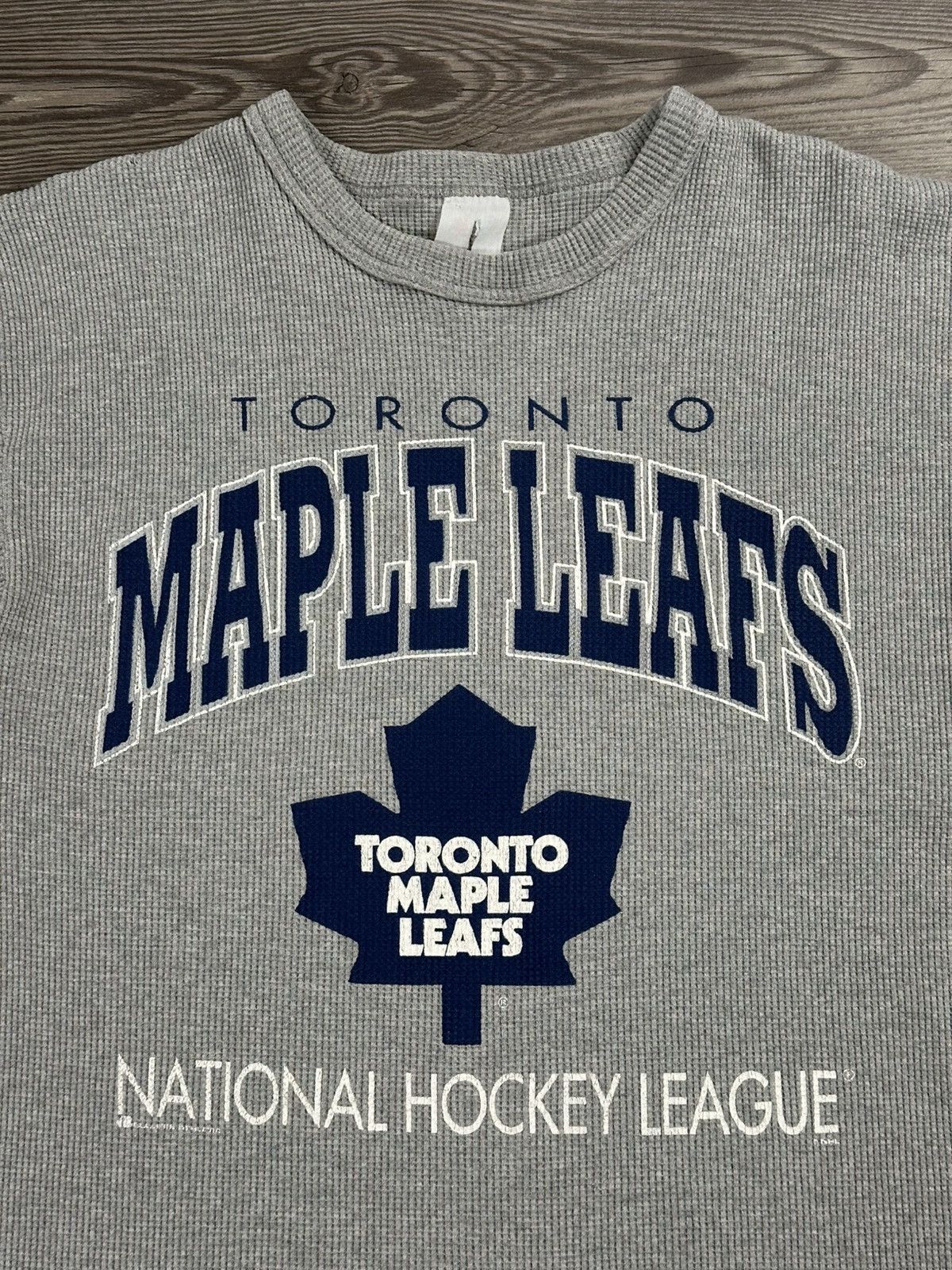 NHL Vintage 90’s Toronto Maple Leafs Waffle Knit T Shirt Size US M / EU 48-50 / 2 - 2 Thumbnail