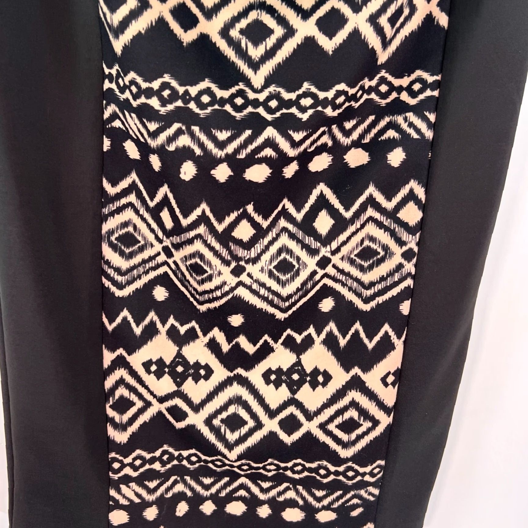 Vintage Courtenay Pencil Skirt Womens M Black White Geometric Poly Courtenay Pencil Skirt Womens M Black White Geometric Poly Size 32" / US 10 / IT 46 - 3 Thumbnail
