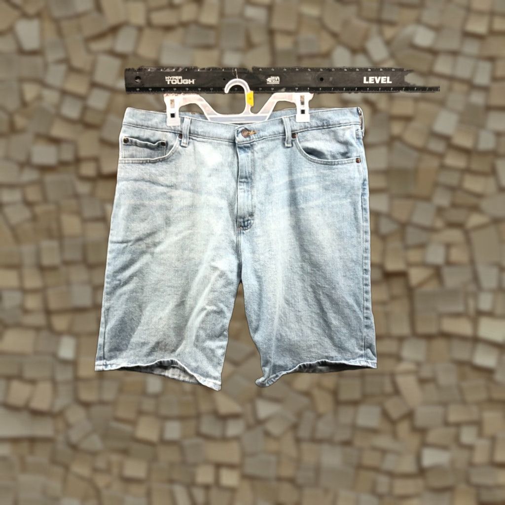 Wrangler Wrangler Bermuda Shorts Mens Size 38 Mid Rise Dark Wash Blue Denim Size US 38 / EU 54 - 1 Thumbnail