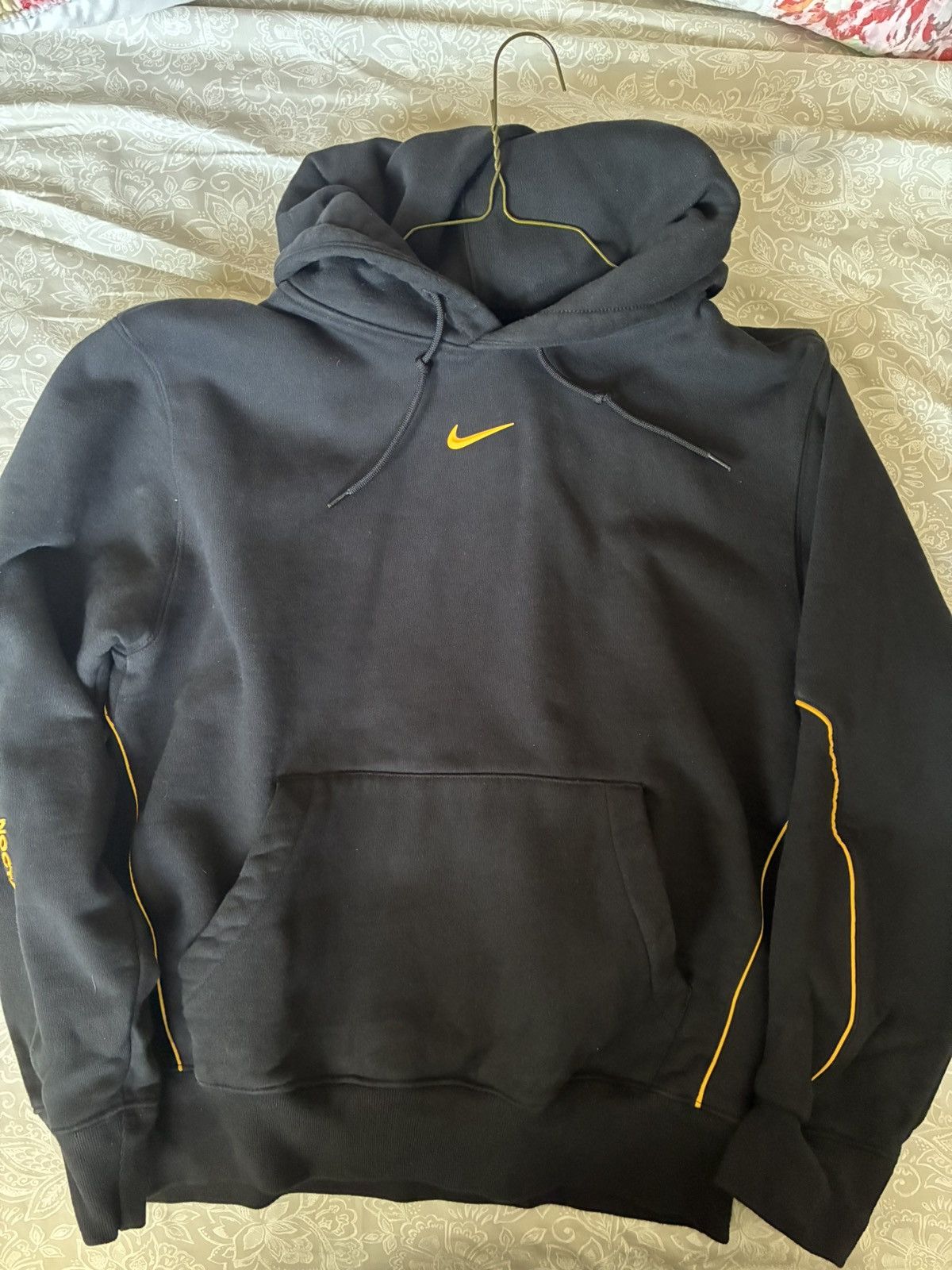 Drake × Nike Nike x Drake Nocta Hoodie Black/Gold Size US M / EU 48-50 / 2 - 6 Thumbnail