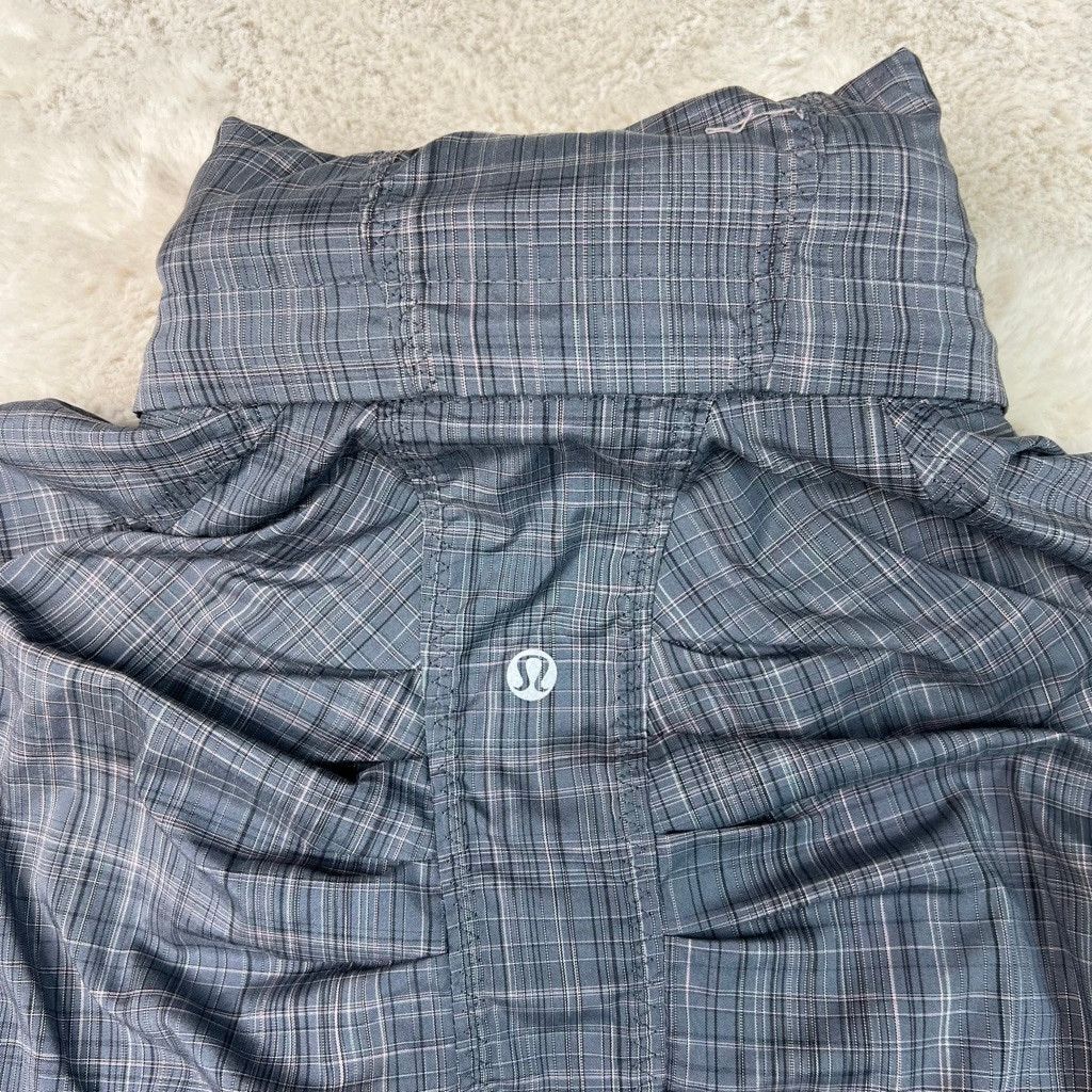 Lululemon Lululemon Full Zip Hooded Jacket Vented Plaid Womens Size 8 Size M / US 6-8 / IT 42-44 - 9 Thumbnail