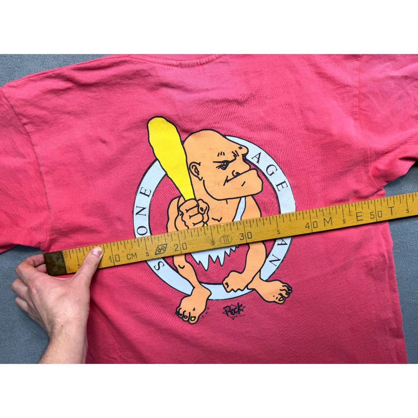 Vintage Rock design climb wear Stone Age Man Screem Stars Pink shirt mens size L Size US L / EU 52-54 / 3 - 2 Thumbnail