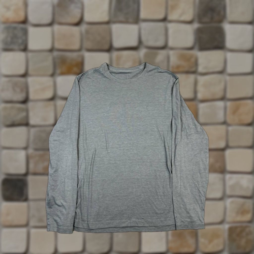 Lululemon Lululemon Shirt Mens Large Gray Running Pullover Size US L / EU 52-54 / 3 - 1 Thumbnail