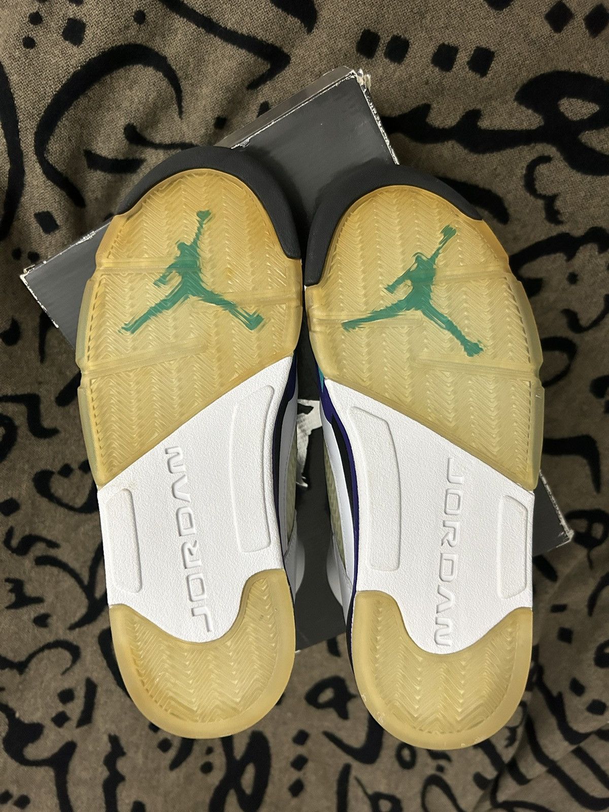 Jordan Brand 2006 DS Air Jordan V (5) LS “Grape” Size US 9 / EU 42 - 8 Thumbnail