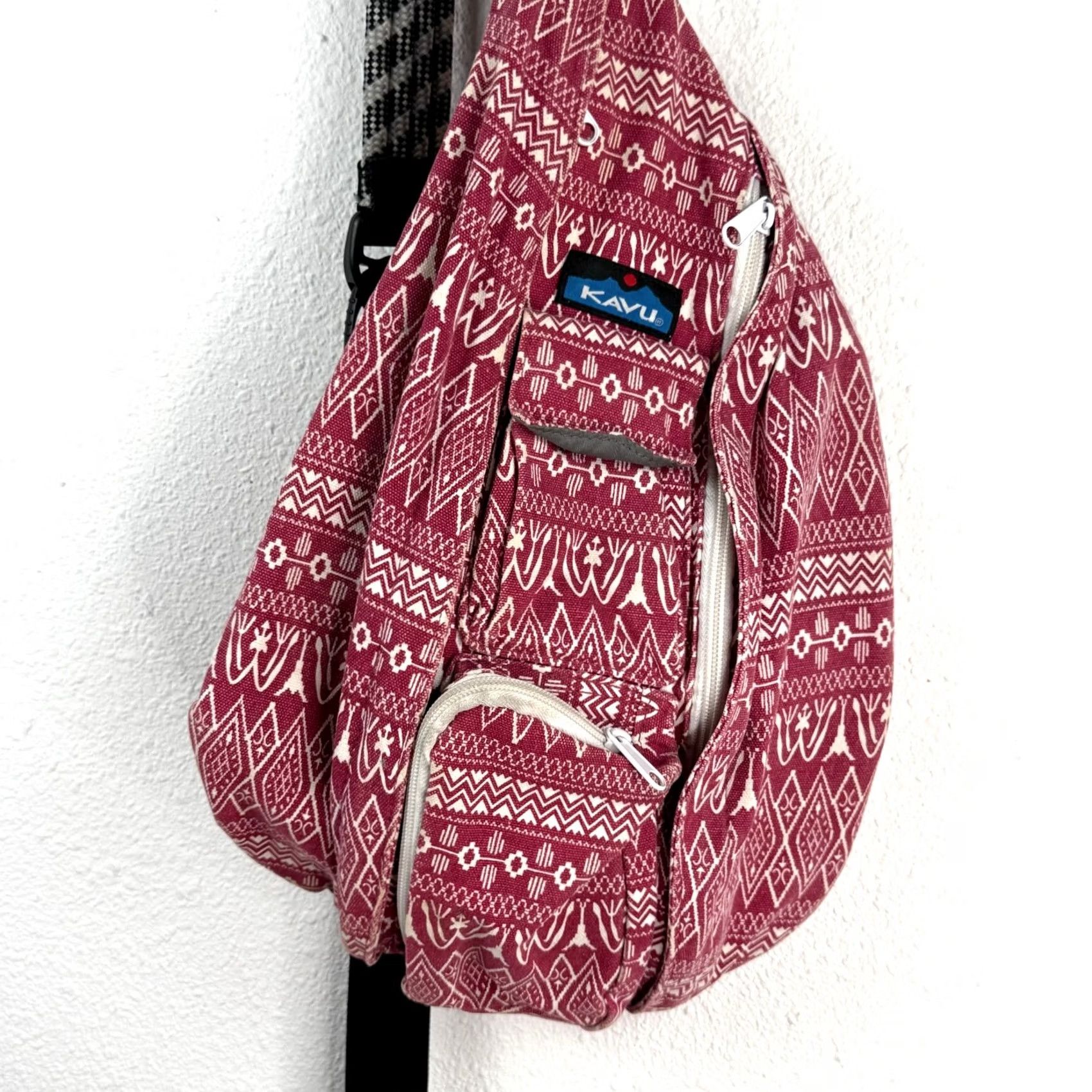 KAVU KAVU Rope Sling Bag Crossbody Tribal Red & White, Medium, Unisex Adults, Geometric Pattern, Canvas/Cotton, Adjustable Strap, Pockets, Vintage: No Size ONE SIZE - 4 Thumbnail
