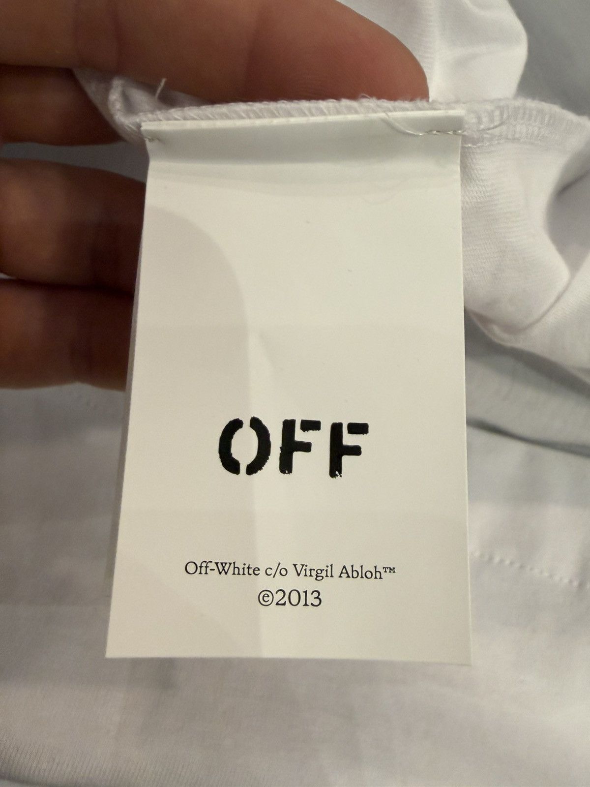 Off-White Size XL - Off-White Spray Arrow T-Shirt White Size US XL / EU 56 / 4 - 11 Thumbnail