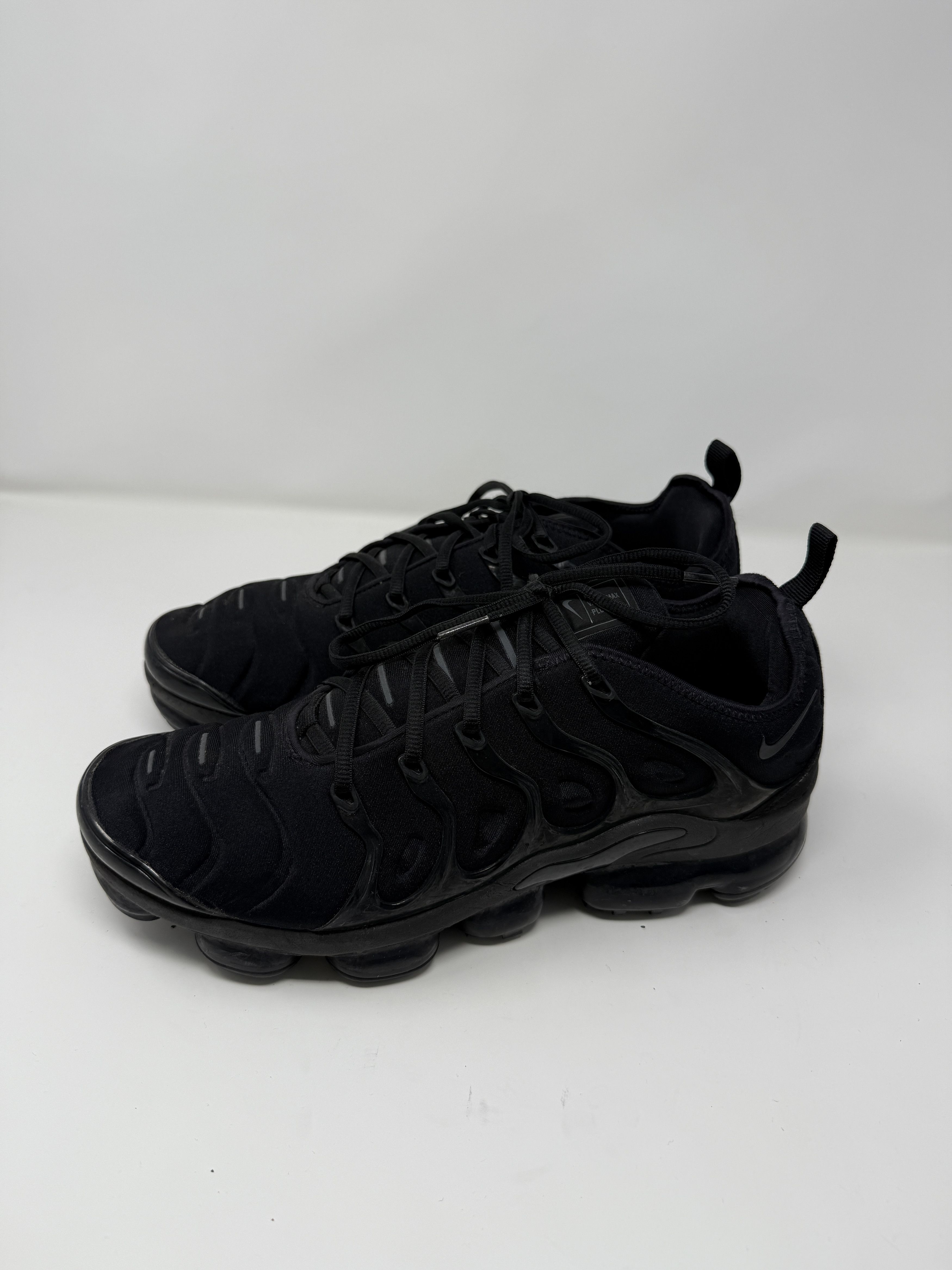Nike Nike Air Vipormax Plus Men's Triple Black Sneakers Size US 11 / EU 44 - 5 Thumbnail