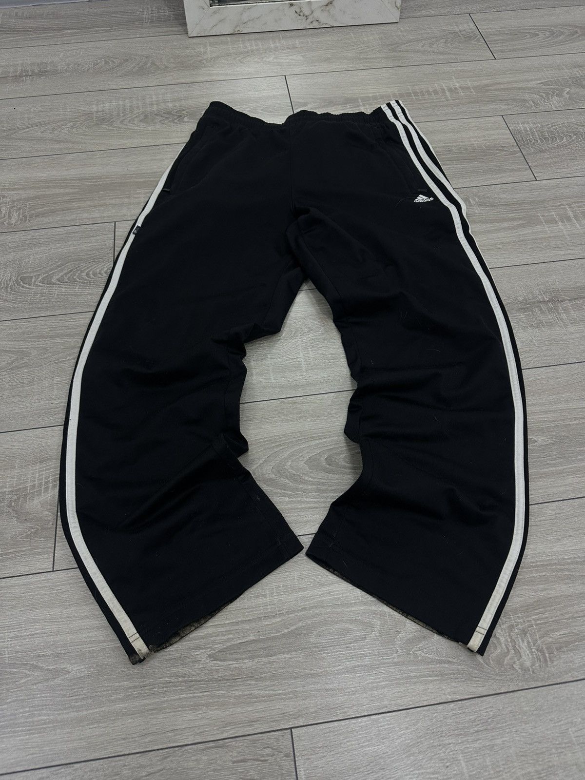Adidas Adidas Vintage Y2K Baggy Wide Stripped Trackpants Size US 32 / EU 48 - 1 Thumbnail