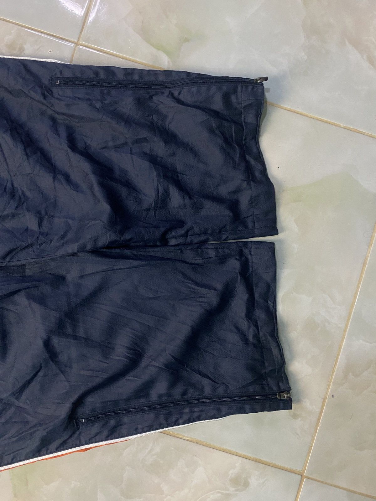 Carhartt Wip × Nike VINTAGE NIKE 90S BAGGY NYLON WIDE LEG SWOOSH TRACK PANTS Y2K Size US 26 / EU 42 - 12 Thumbnail