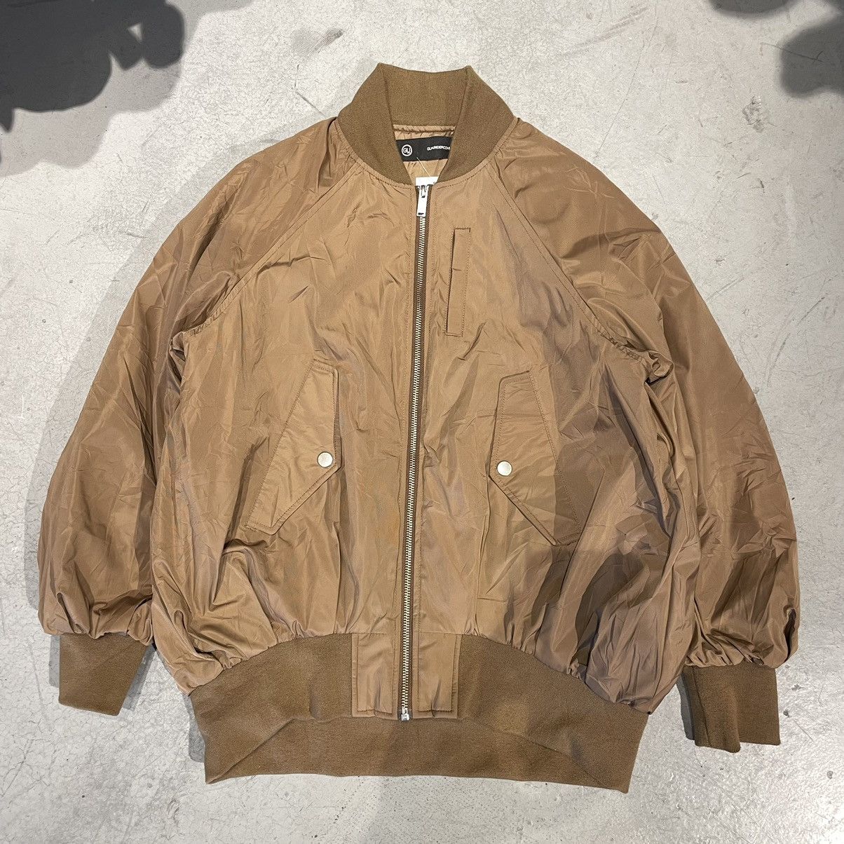 GU × Undercover Gu Undercover Light Brown Bomber Jacket Size US S / EU 44-46 / 1 - 1 Thumbnail