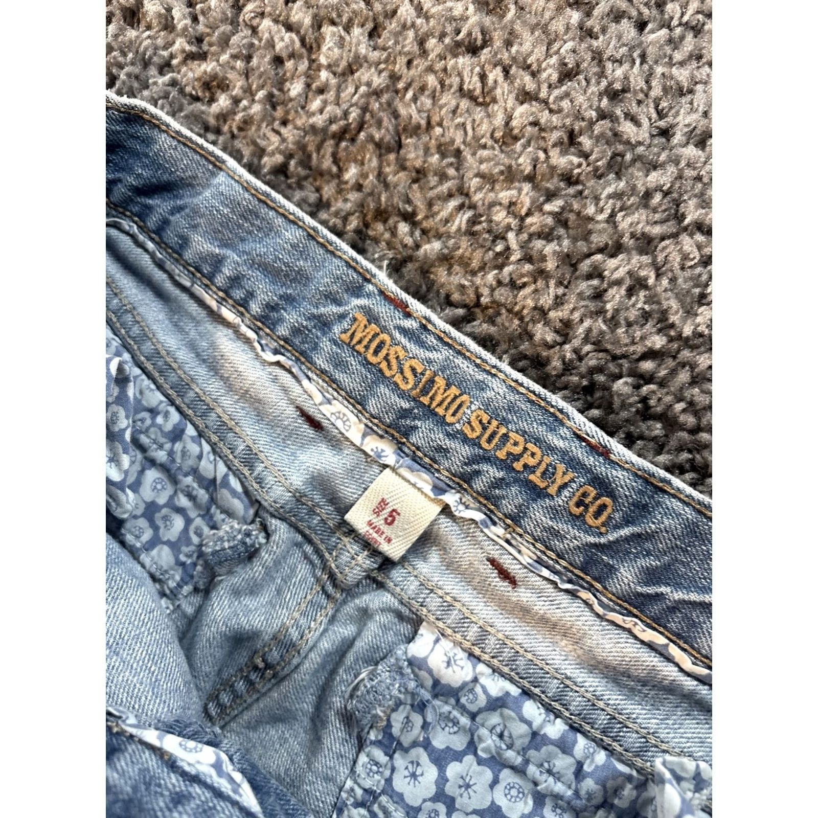 Mossimo VINTAGE Mossimo Low Rise Shorts Womens 30 Denim Light Wash Mini Frayed 90s Festival Womens Jeans Shorts Size 30" / US 8 / IT 44 - 5 Thumbnail