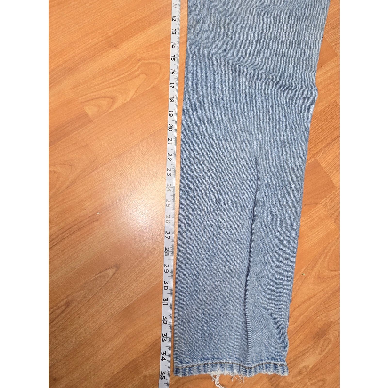 Eddie Bauer Eddie Baur Jeans 36x36 Light Wash Denim Natural Distressing Size US 36 / EU 52 - 12 Thumbnail