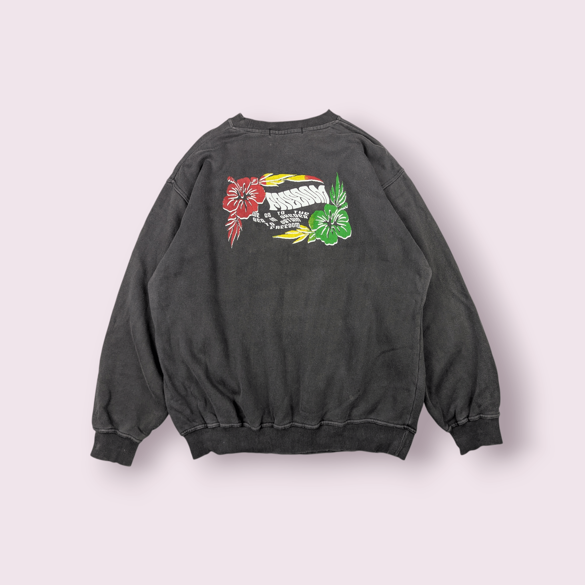 Vintage Vintage 90's VINCERE Surf Freedom Spell Out Sweatshirt Size US L / EU 52-54 / 3 - 1 Thumbnail