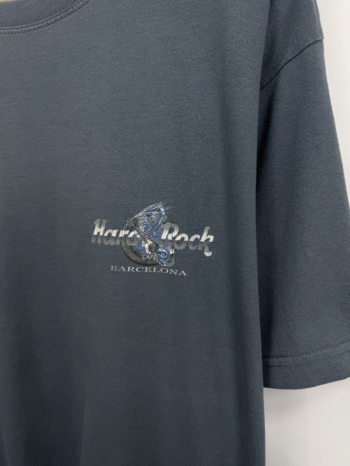 Hard Rock Cafe 🇪🇸 Vintage 90s Hard Rock Cafe Barcelona Spain T-Shirt Dragon Size US L / EU 52-54 / 3 - 8 Thumbnail