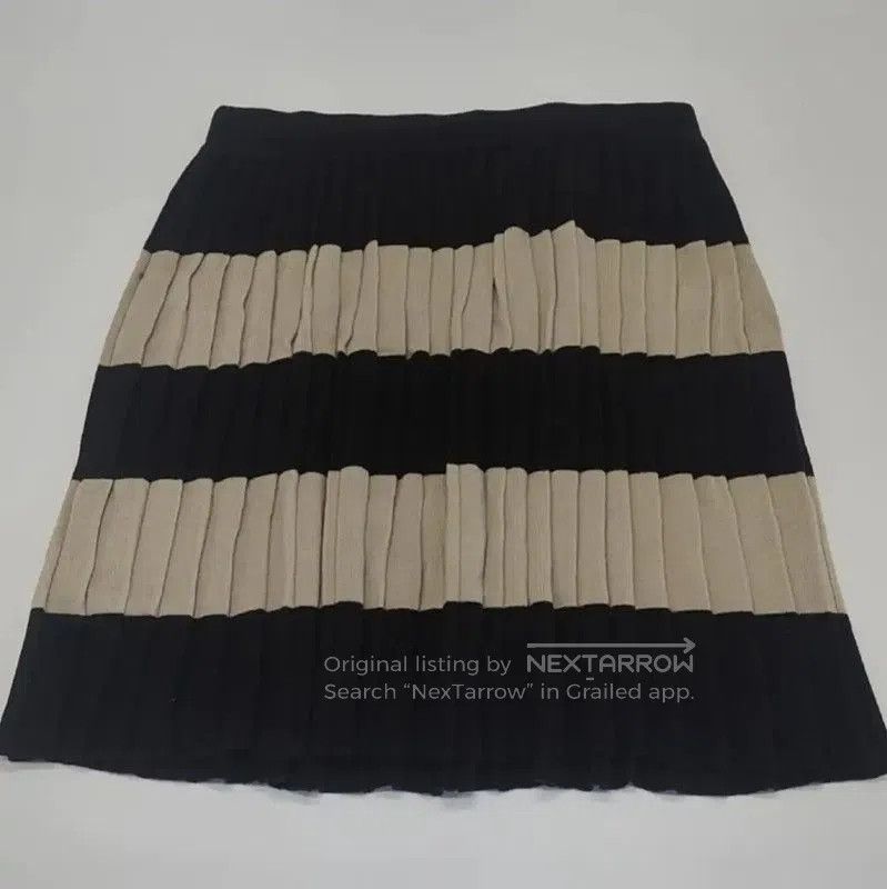 Max Mara MaxMara Gray Wool Pleated Skirt . Size 22" - 1 Thumbnail