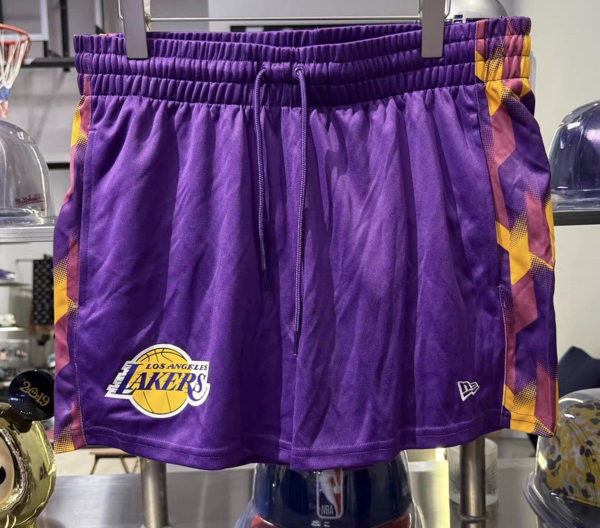 New Era New Era NBA Los Angeles Lakers American Style Shorts J32 Size US 36 / EU 52 - 1 Thumbnail