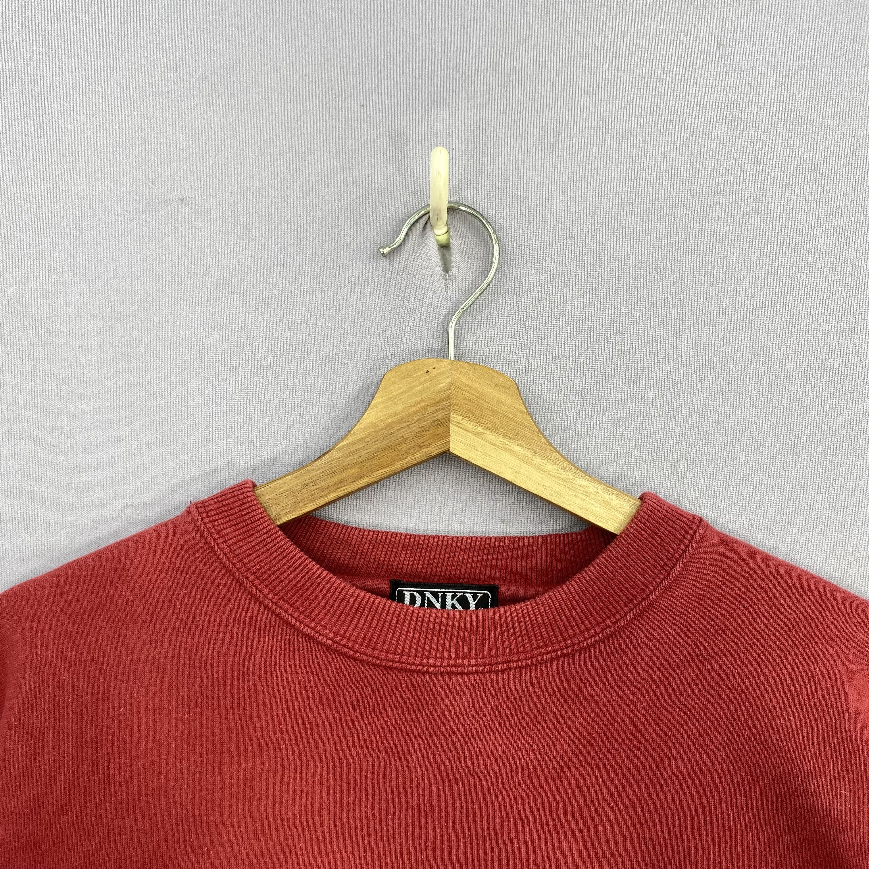 DKNY Vintage 90s Faded DNKY Club Sweatshirt Retro Streetwear Size US L / EU 52-54 / 3 - 7 Thumbnail