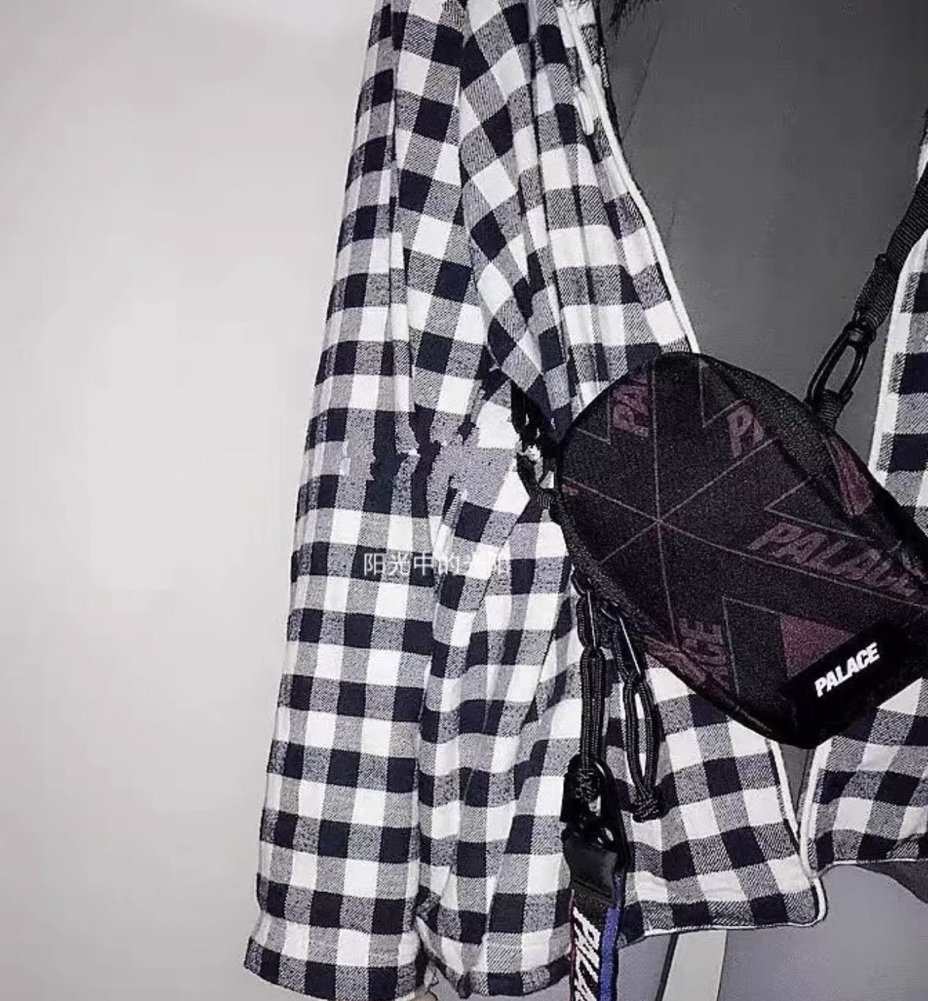 Palace Palace sling sack small bag fig red tri ferg Size ONE SIZE - 7 Thumbnail