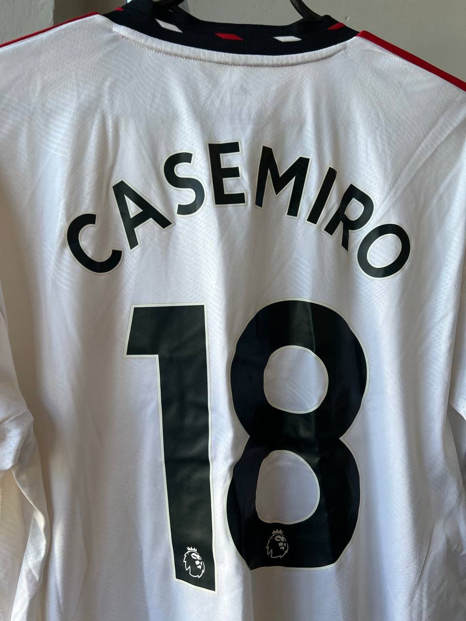 Adidas 2022/23 MANCHESTER UNITED #18 CASEMIRO AWAY SOCCER JERSEY L Size US L / EU 52-54 / 3 - 11 Thumbnail