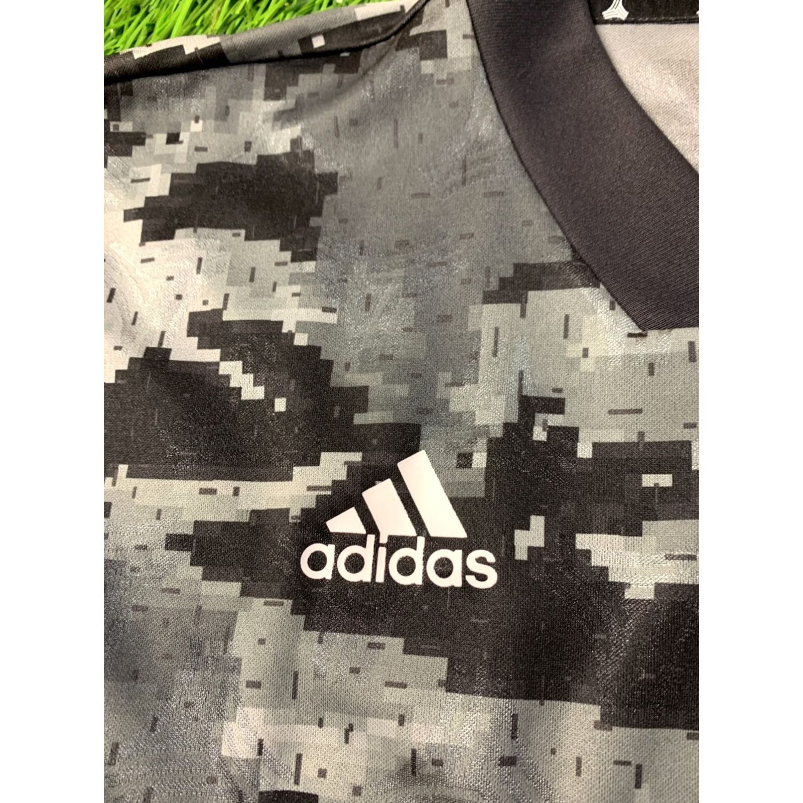 Adidas ADIDAS TANGO ORIGINAL 2019 FOOTBALL SHIRT MEN M Gray and Black DX DY5843 Size US M / EU 48-50 / 2 - 3 Thumbnail