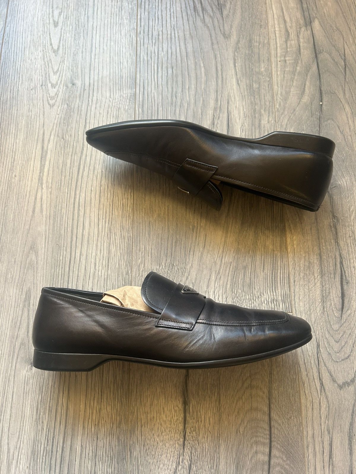 Prada Prada Black Leather Loafers with Logo Plate Size US 7 / EU 40 - 2 Thumbnail
