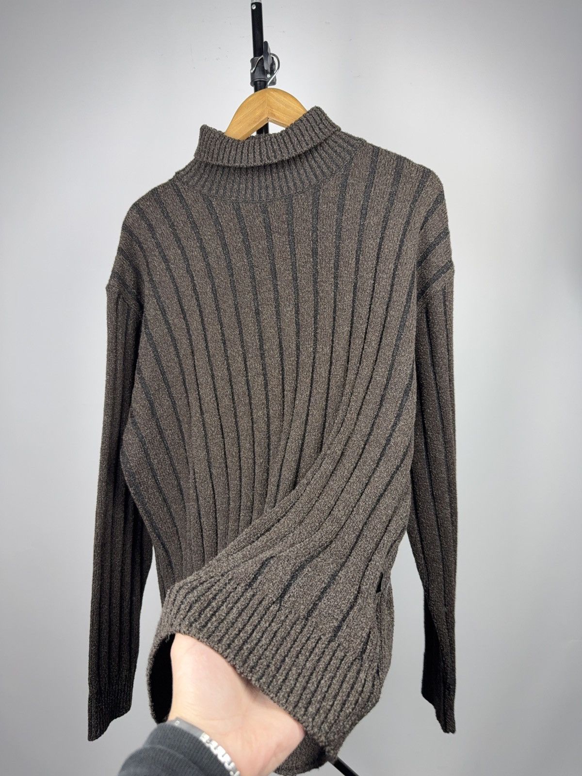 Hugo Boss Luxury Retro 00s Hugo Boss Ribbed Knit Sweater Made in Italy Size US L / EU 52-54 / 3 - 3 Thumbnail