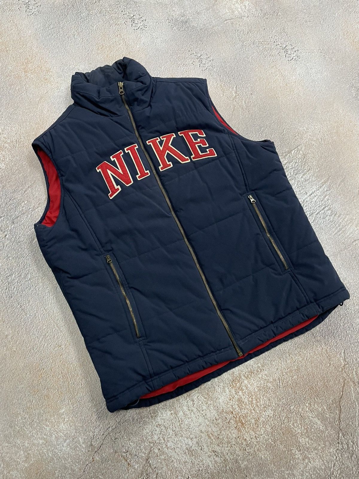 Nike Vintage Nike Big Center Logo Puffer Vest Size US M / EU 48-50 / 2 - 1 Thumbnail