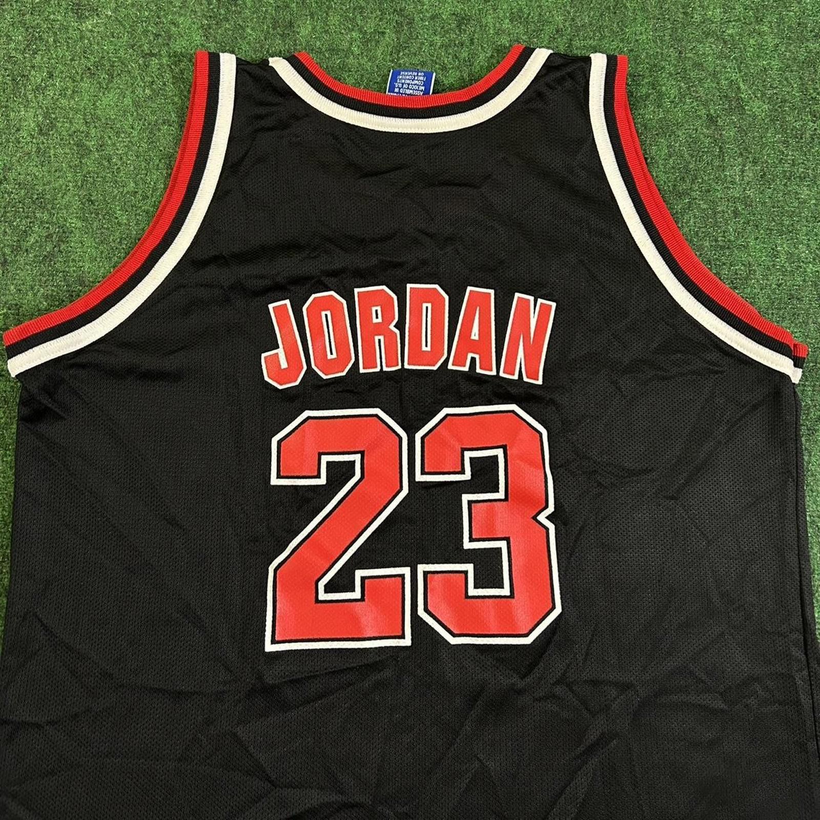Champion 90's Champion Chicago Bulls Michael Jordan Alternate Jersey Size US XL / EU 56 / 4 - 3 Thumbnail