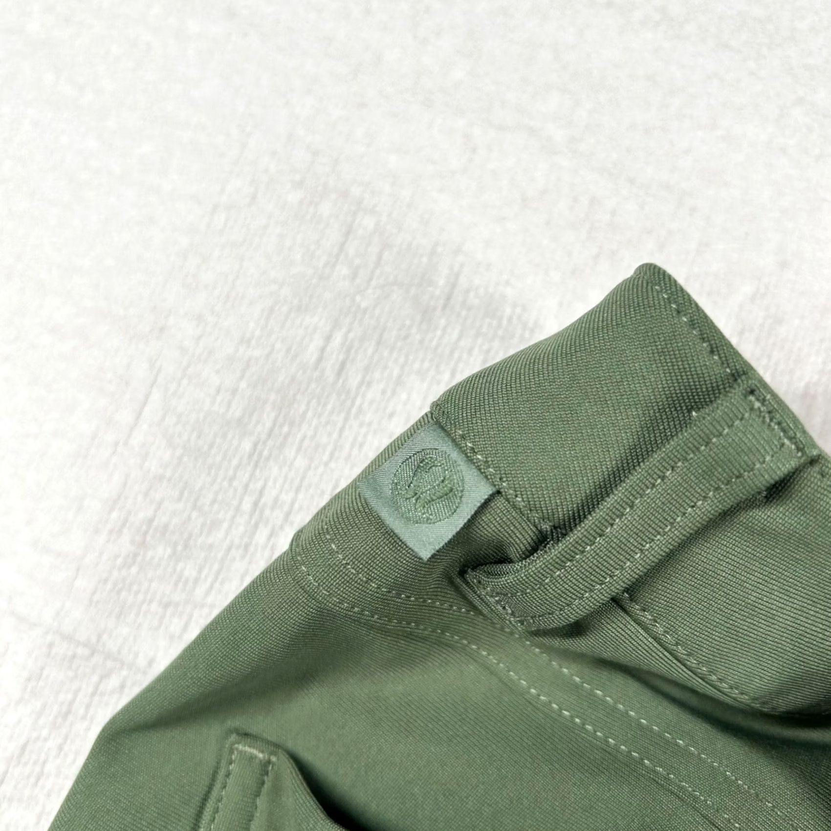 Lululemon Lululemon Mens Commission Slim Fit Pants 31 Warpstreme Army Green Size US 31 - 6 Thumbnail