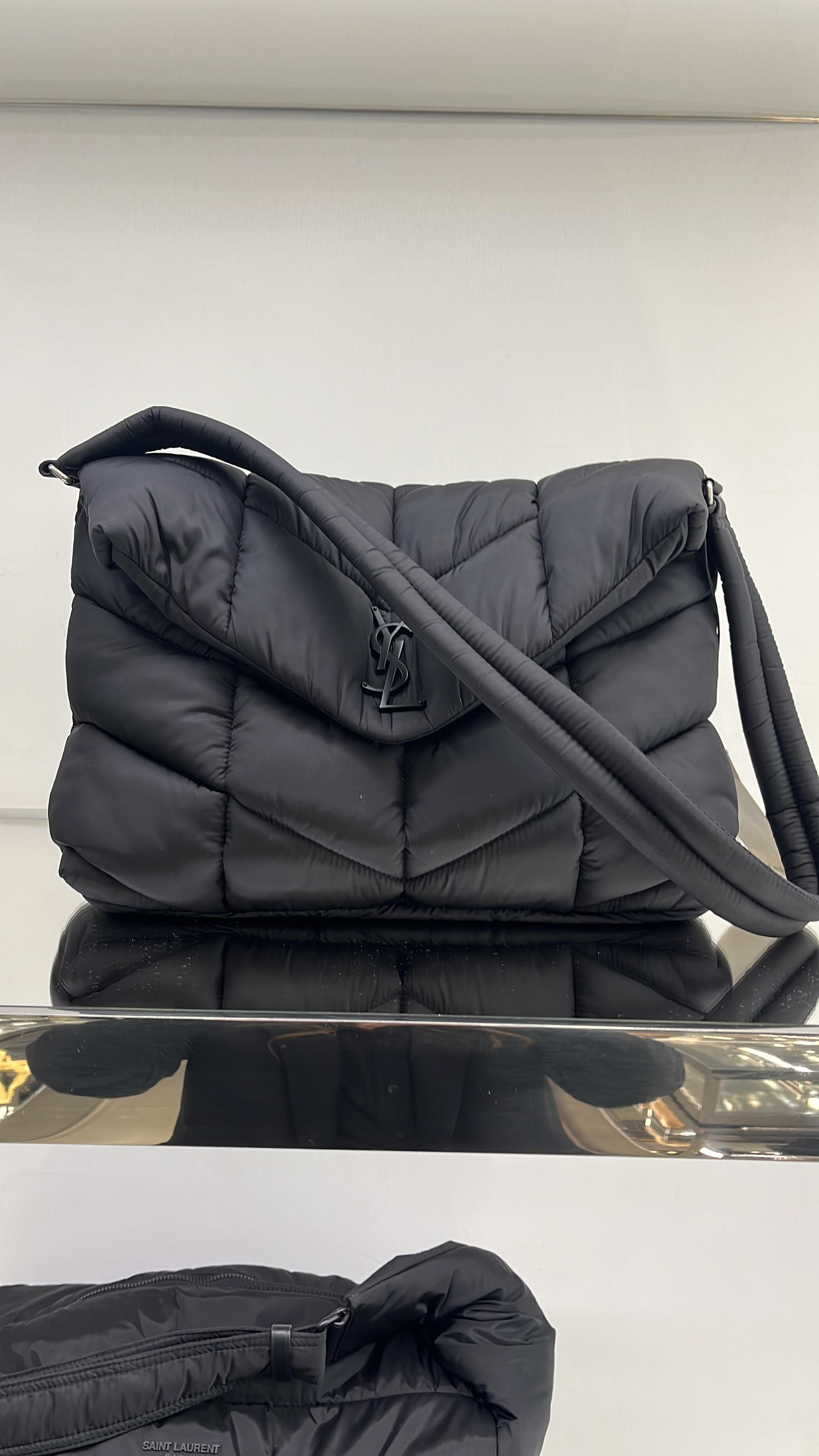 Saint Laurent Paris o1s1wg111125 Size: OS / Shoulder Bag in Black Size ONE SIZE - 2 Thumbnail