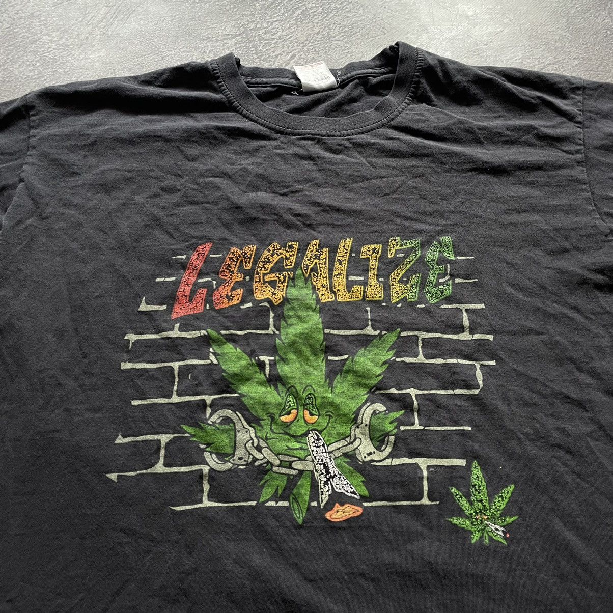 Other VINTAGE HUMOR TEE LEGALIZE WEED SHIRT DRUGS SMOKE SUN FADED Size US M / EU 48-50 / 2 - 4 Thumbnail