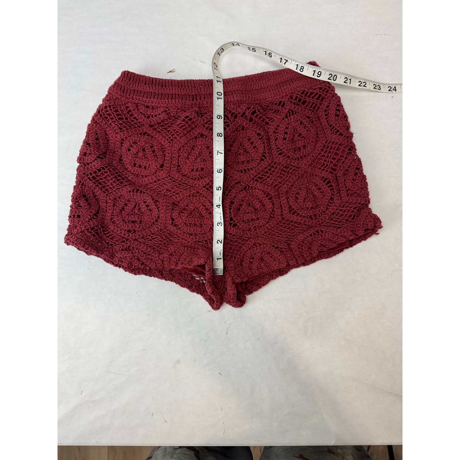 Zara Zara Crochet Shorts Burgundy Red Hot Pants - Size Medium Size 25" / US 0 / IT 36 - 4 Thumbnail