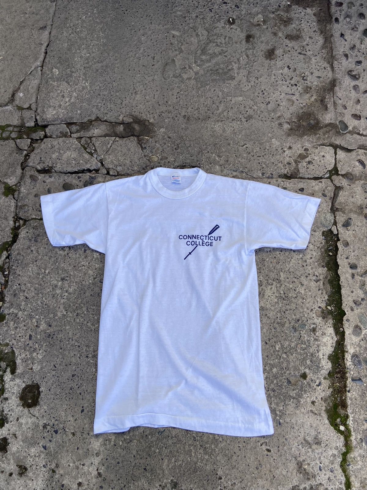 Champion Vintage Connecticut college T shirt Size US M / EU 48-50 / 2 - 1 Thumbnail