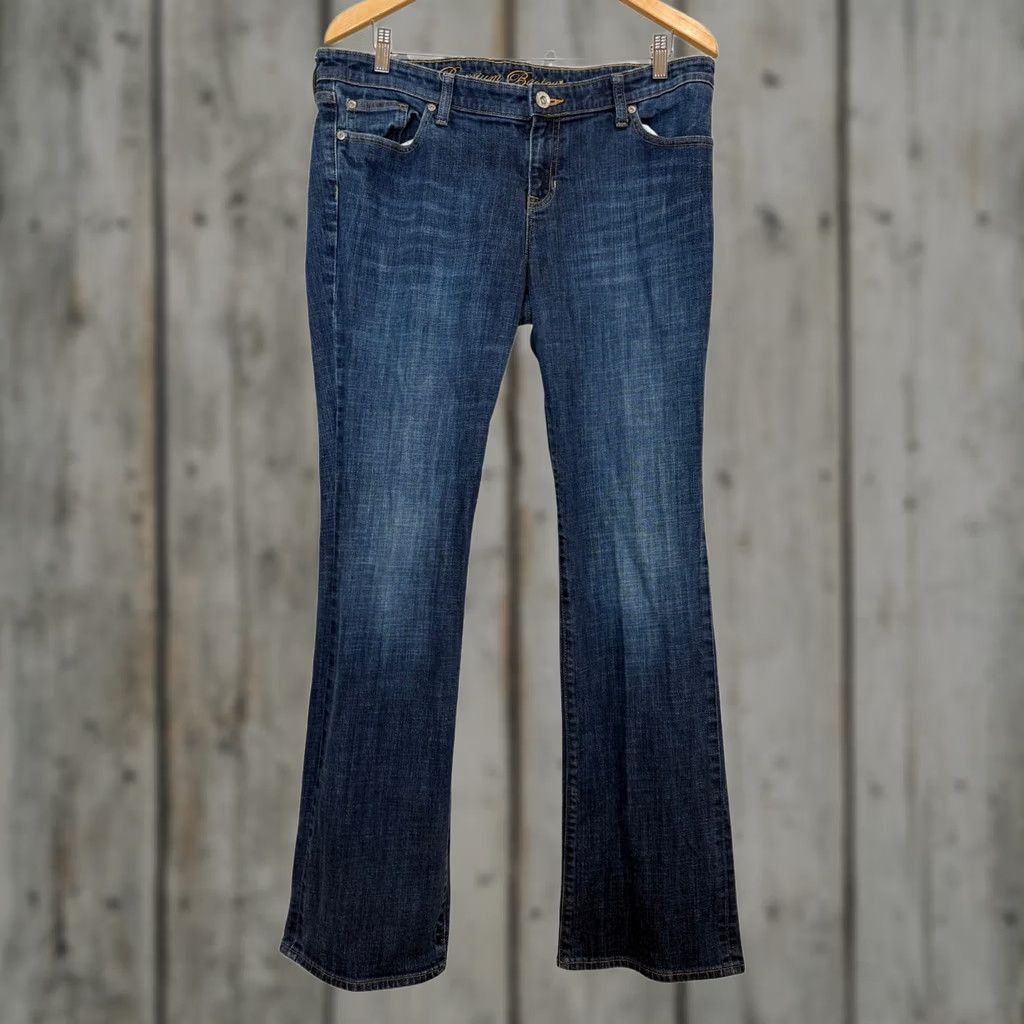 Gap VINTAGE Gap 1969 Blue Medium Wash Premium Flare Bootcut Denim Jean Mid Rise Women-14/32L Size 36" / US 14 / IT 50 - 1 Thumbnail