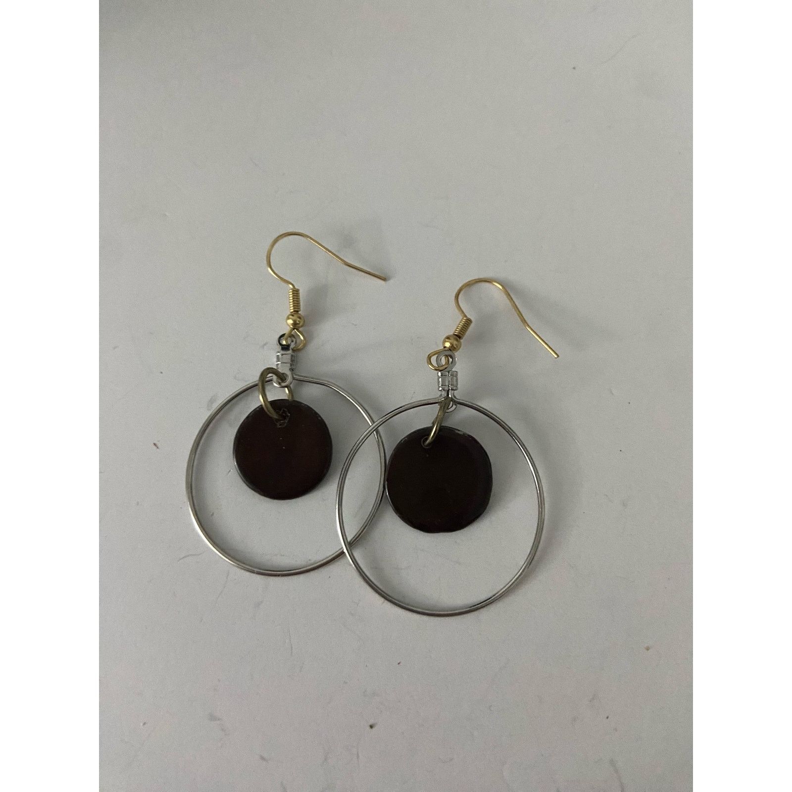 Handmade Handmade front facing hoop earrings with brown shell Size ONE SIZE - 4 Thumbnail