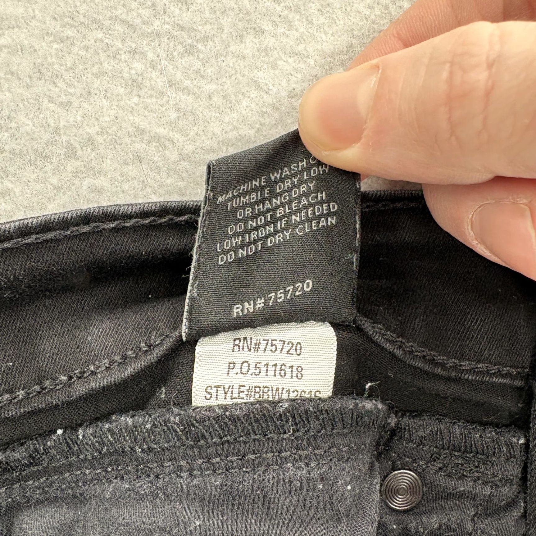 Buckle Black Buckle Black Jeans Bootcut Womens 26 Regular Black Dark Wash Stretch Shaping Slim 5-Pocket Denim Inseam 28 Zip Mens? (Note: gender should be Women) Size 26" / US 2 / IT 38 - 5 Thumbnail