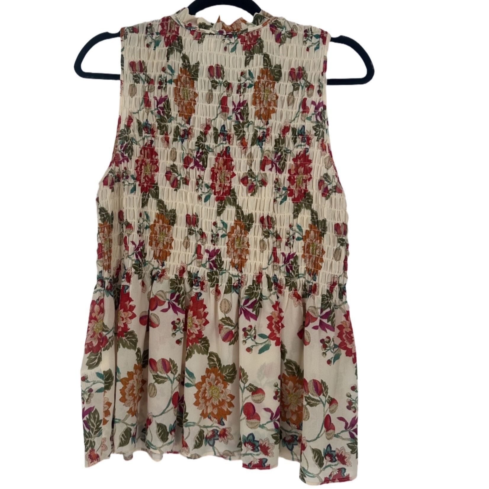 Other Rose & Olive Smocked Floral Smocked Sleeveless Blouse Size M Size M / US 6-8 / IT 42-44 - 3 Thumbnail