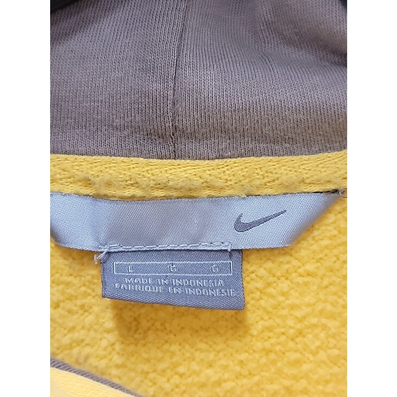 Nike VINTAGE Nike Pullover Hoodie Mens L Yellow Swoosh Ernst & Young Logo 2000s Decade Distressed Frayed Cuffs Size US L / EU 52-54 / 3 - 3 Thumbnail