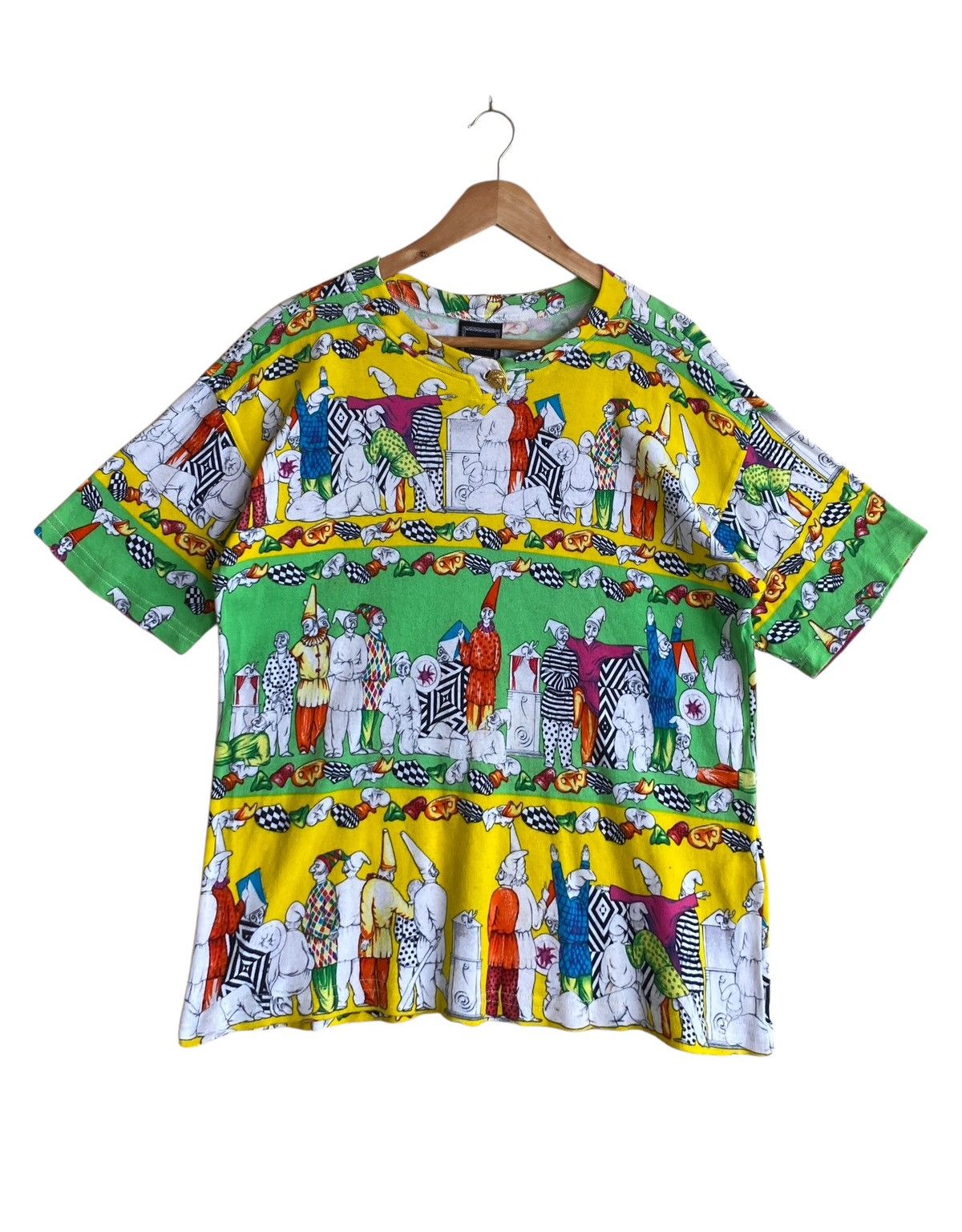 Versace Jeans Couture Rare Vintage Versace Jeans Couture Fullprint T-shirt 1990s Size US M / EU 48-50 / 2 - 1 Thumbnail