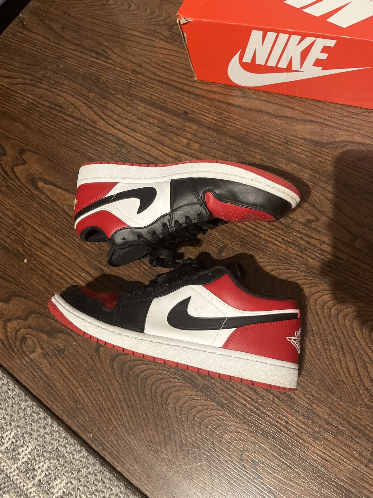 Jordan Brand × Nike Jordan 1 Low Bred Size US 11 / EU 44 - 3 Thumbnail