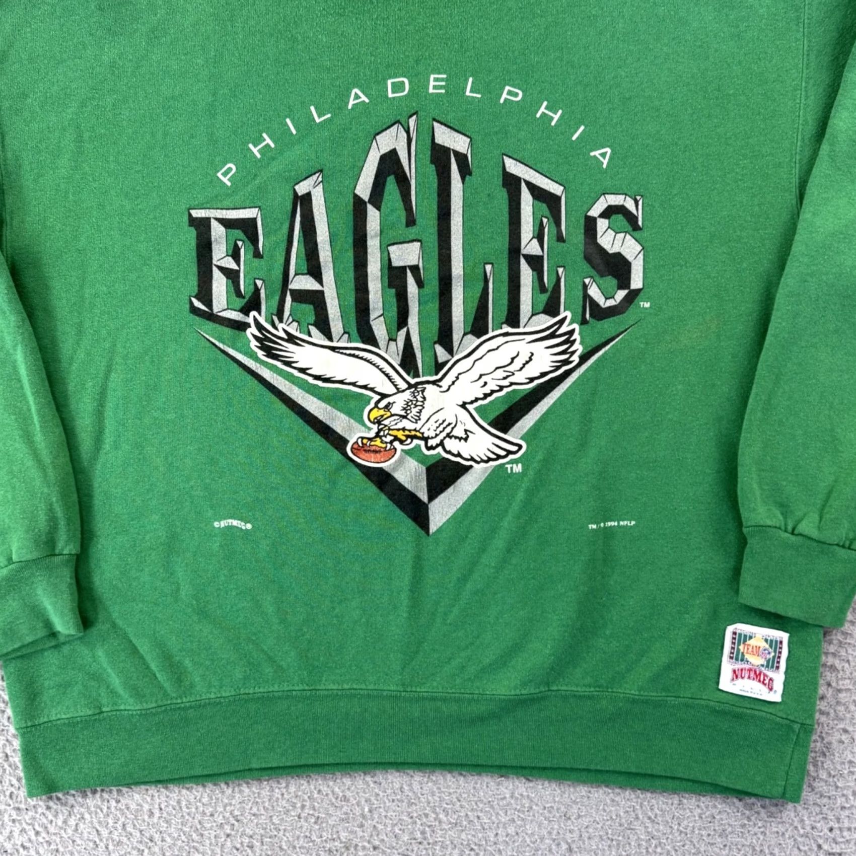 Nutmeg VINTAGE Nutmeg Sweatshirt Team 90s NFL Football Philadelphia Eagles Mens XL Green Graphic Print Crew Neck Pullover Long Sleeve Size US XL / EU 56 / 4 - 2 Thumbnail
