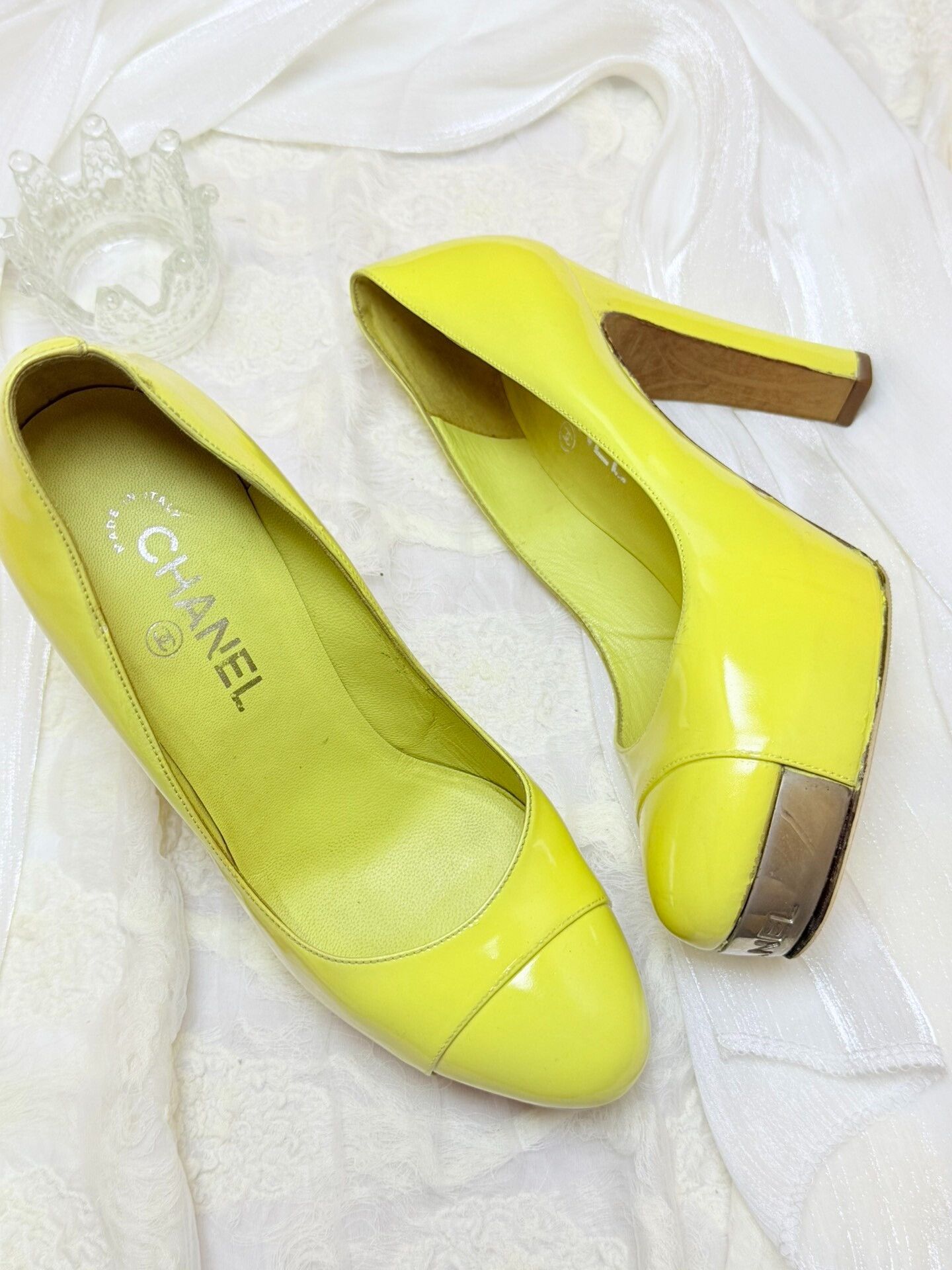Chanel Chanel Patent Yellow Lowtop Sneakers us_8 Women Size US 8 / IT 38 - 1 Thumbnail
