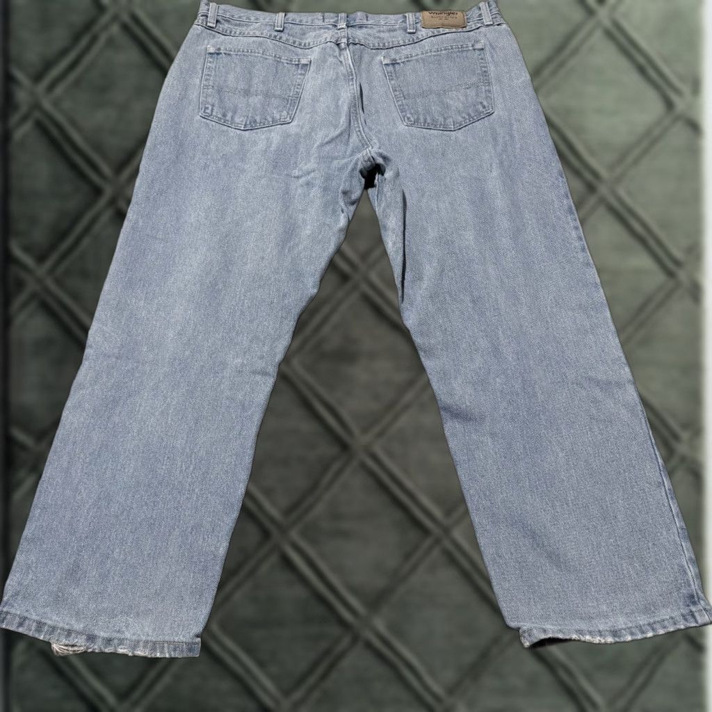 Wrangler Wrangler Jeans Men's Denim Light Wash Classic Straight Zip Fly 40x28 Size US 40 / EU 56 - 1 Thumbnail